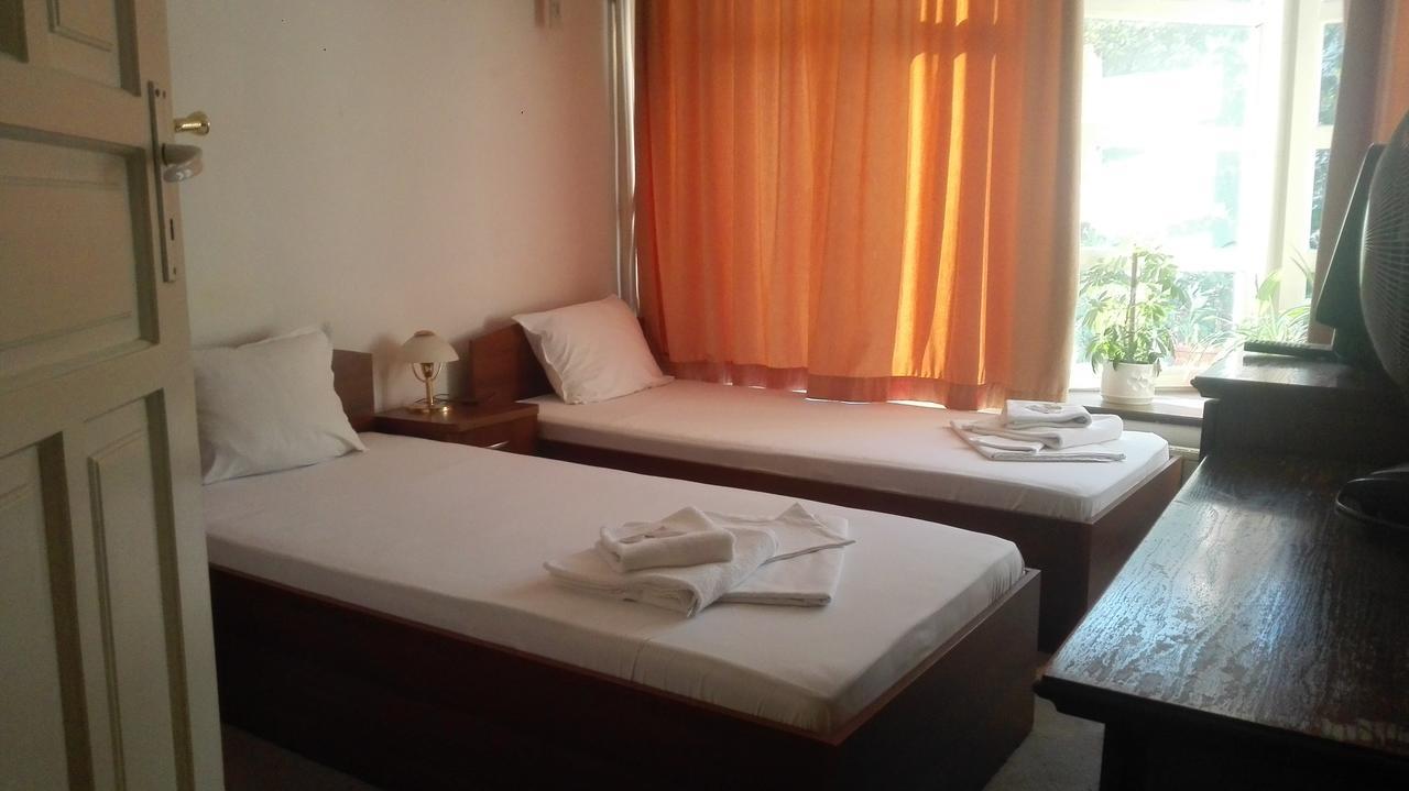 Family Hotel Rositsa Sevlievo Extérieur photo